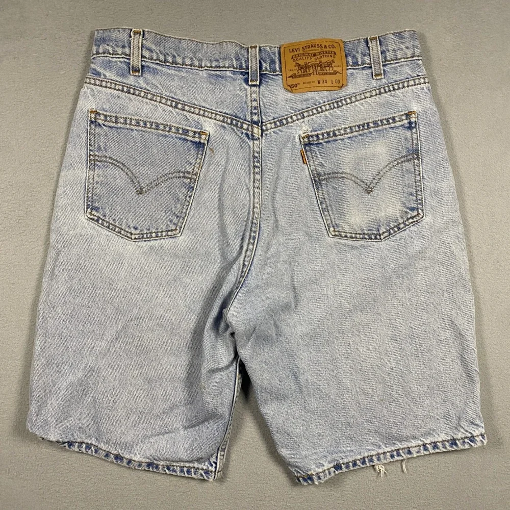 Levis noticeable paint